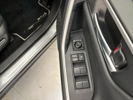 2022 Toyota RAV4 - photo 12
