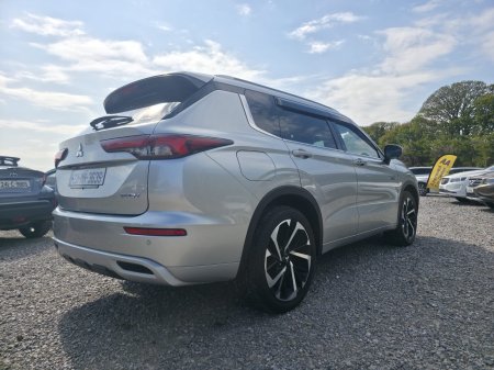 2022 Mitsubishi Outlander - photo 5