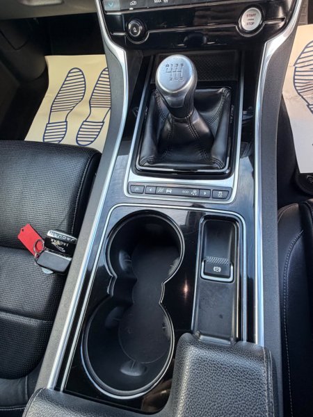 2016 Jaguar XE - photo 22