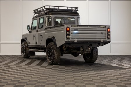 2017 Land Rover Defender - photo 4