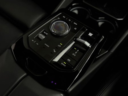 2024 BMW 5-Series - photo 20