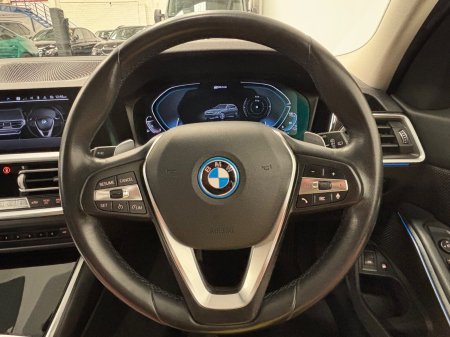 2022 BMW 3-Series - photo 12