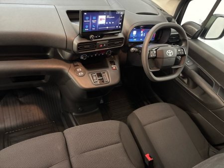 2026 Toyota Proace City - photo 8