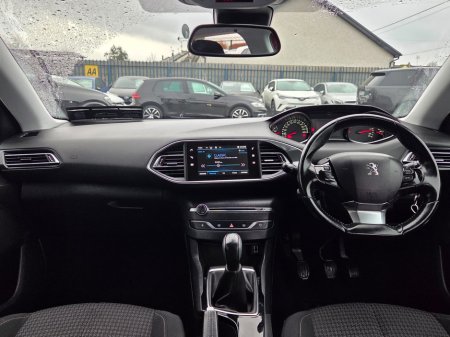 2018 Peugeot 308 - photo 11