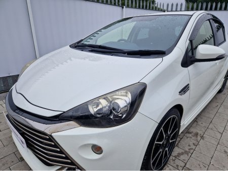 2015 Toyota Aqua - photo 5