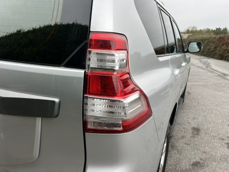 2016 Toyota Land Cruiser - photo 11