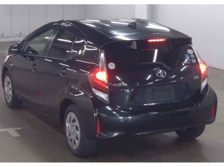 2017 Toyota Aqua - photo 4