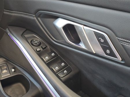 2022 BMW 3-Series - photo 19