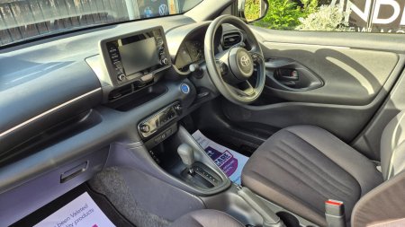2022 Toyota Yaris - photo 12