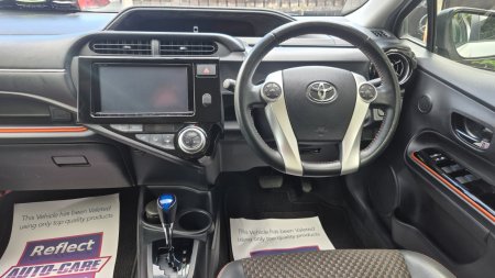 2015 Toyota Aqua - photo 15