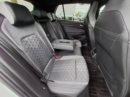 2023 Volkswagen Golf - photo 12
