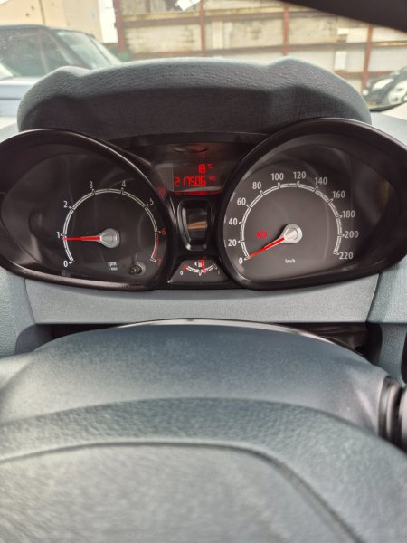 2011 Ford Fiesta - photo 13