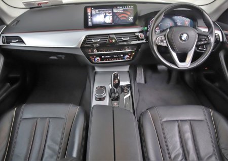 2022 BMW 5-Series - photo 14