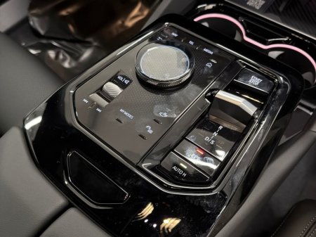 2026 BMW 5-Series - photo 9