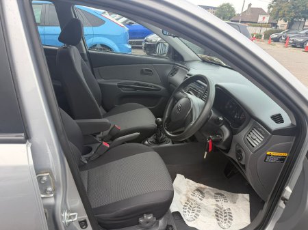 2010 Kia Rio - photo 16