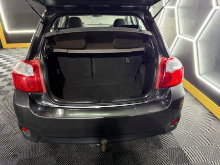2011 Toyota Auris - photo 13