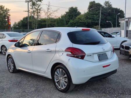 2017 Peugeot 208 - photo 6
