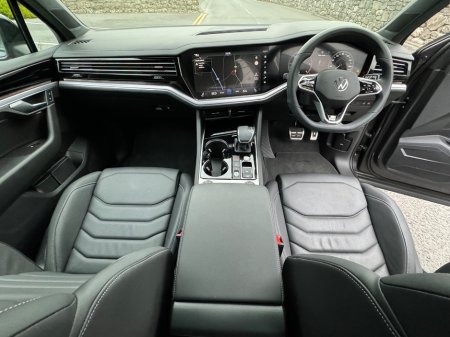 2024 Volkswagen Touareg - photo 18