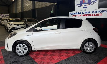 2018 Toyota Vitz - photo 13