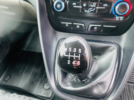 2022 Ford Transit Connect - photo 19