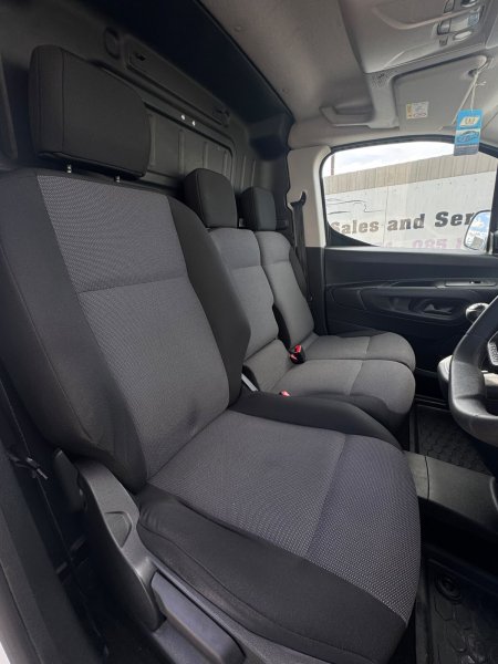2020 Peugeot Partner - photo 9