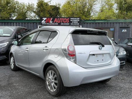 2013 Toyota Aqua - photo 6