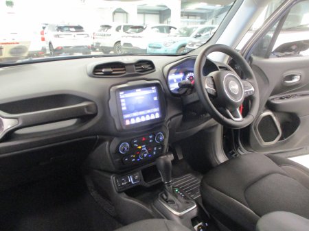 2025 Jeep Renegade - photo 20