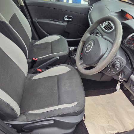 2011 Renault Clio - photo 12