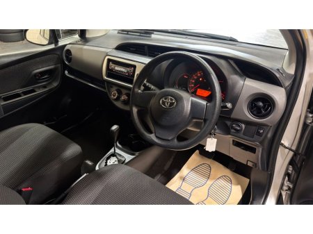 2016 Toyota Vitz - photo 5