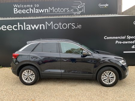 2023 Volkswagen T-Roc - photo 2