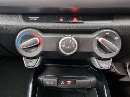 2019 Kia Rio - photo 25