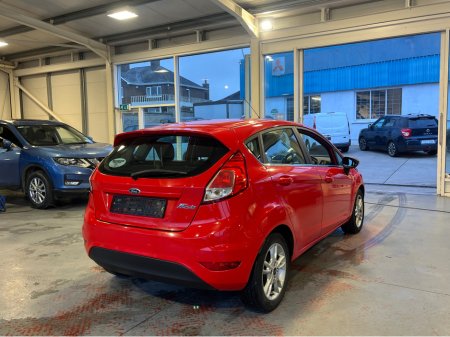 2015 Ford Fiesta - photo 4