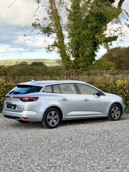 2021 Renault Megane - photo 18