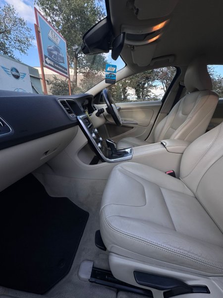 2015 Volvo V60 - photo 12