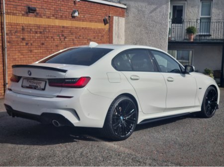 2022 BMW 3-Series - photo 9