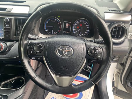2018 Toyota RAV4 - photo 14