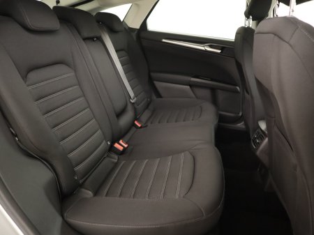 2020 Ford Mondeo - photo 13