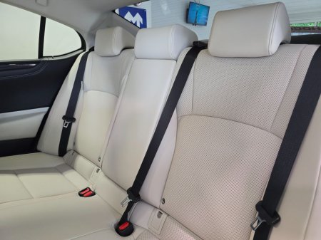 2025 Lexus ES - photo 10
