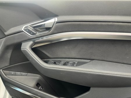 2022 Audi e-tron - photo 17