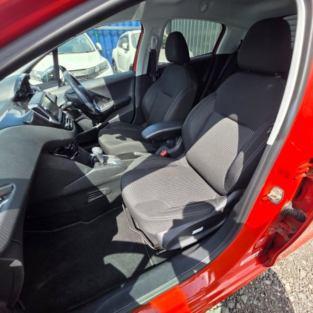 2017 Peugeot 208 - photo 10