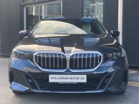2025 BMW 5-Series - photo 2