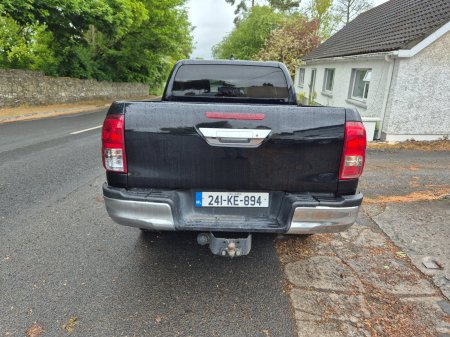 2024 Toyota Hilux - photo 3