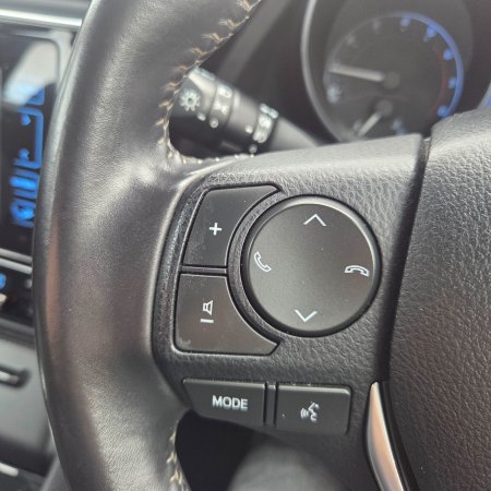 2016 Toyota Auris - photo 18