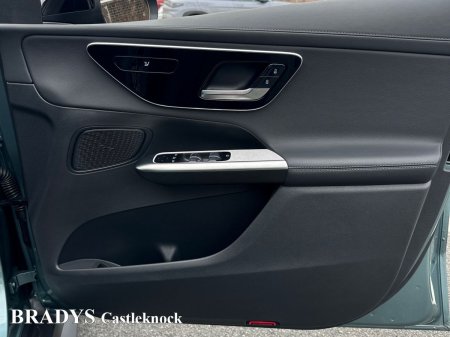 2025 Mercedes-Benz GLC - photo 18