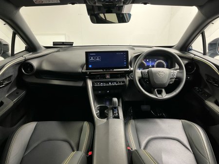 2025 Toyota C-HR - photo 2