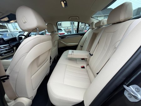 2023 BMW 5-Series - photo 27