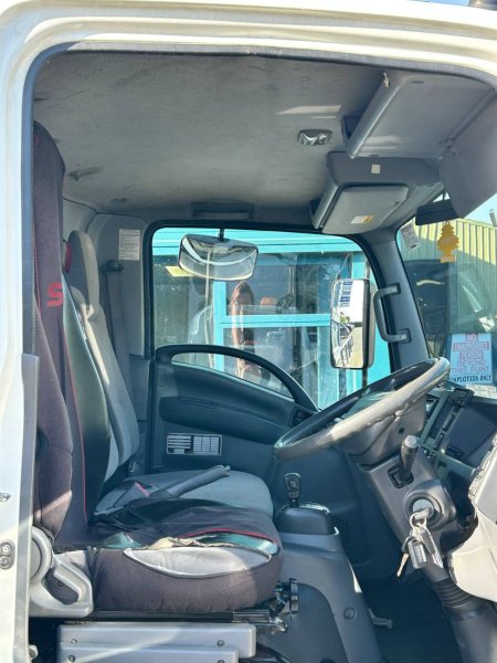 2013 Isuzu Other - photo 14