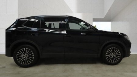2024 Volkswagen Tiguan - photo 4