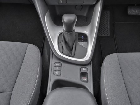 2021 Toyota Yaris - photo 13