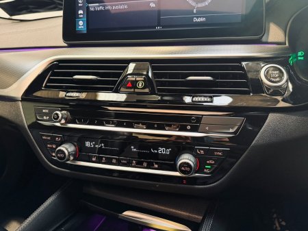 2022 BMW 5-Series - photo 15